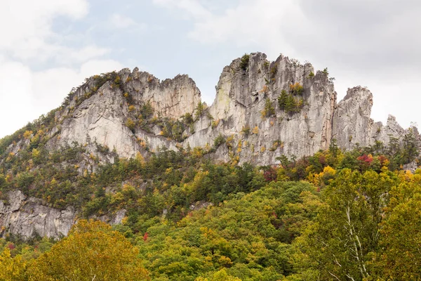 Σενέκας βράχια στη Δυτική Βιρτζίνια — Φωτογραφία Αρχείου