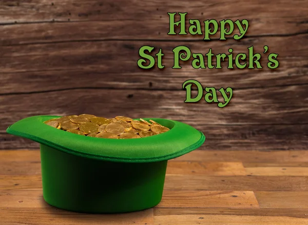 Pile of gold coins inside green hat St Patricks Day — Stock Photo, Image