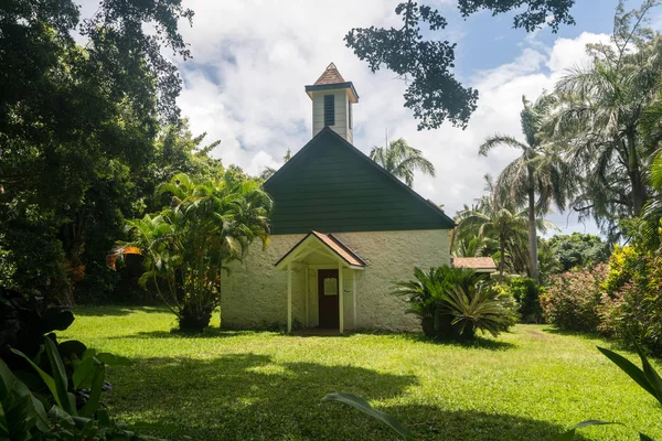 Palapala Hoomau церкви неподалік Hana у Мауї — стокове фото