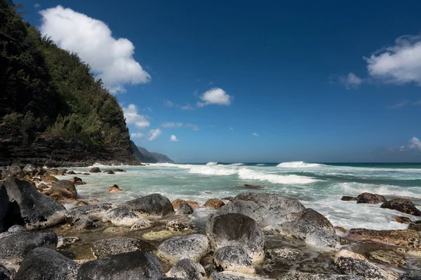 Visa längs Na Pali kusten från Kee Beach — Stockfoto