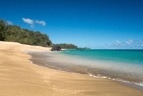 Lumahai pláž Kauai klidný den — Stock fotografie
