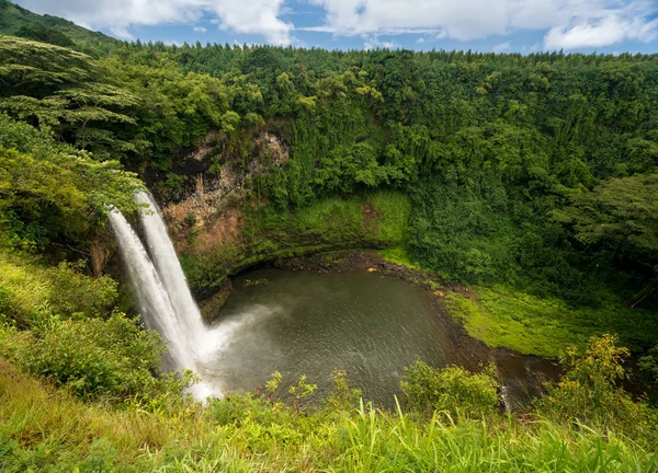 怀卢阿瀑布在夏威夷考艾岛岛 — 图库照片