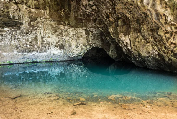 Waikapalae wet cave in Kauai — Stock Photo, Image