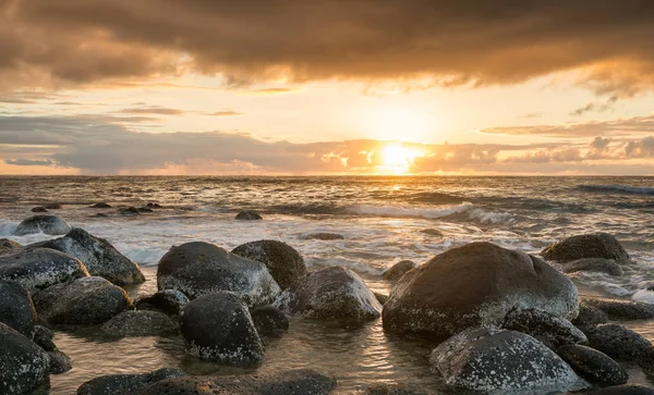 Solnedgång längs Na Pali kusten från Kee Beach — Stockfoto
