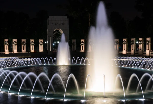 Fountains at World War Two memorial — Stock Photo, Image