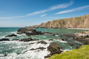 Hartland Quay North Devon'da taşlara benzersiz yapısını