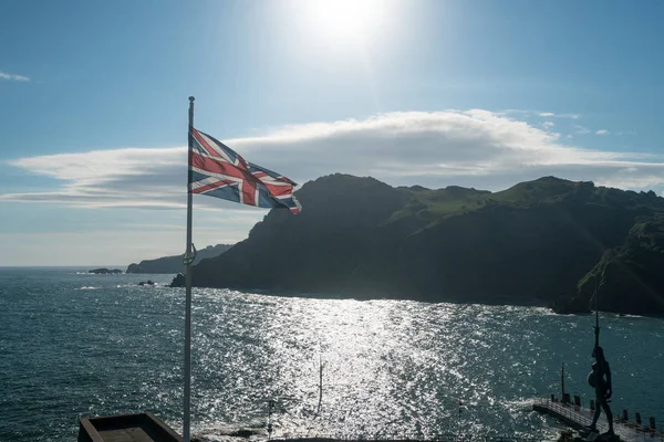 Východ slunce nad turistické městečko Ilfracombe v Devonu — Stock fotografie