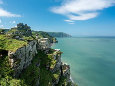 Lynmouth yakınındaki South West Coast yol