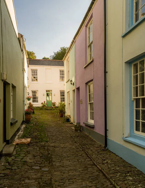 Appledore, Devon evlerde boyalı renkli — Stok fotoğraf