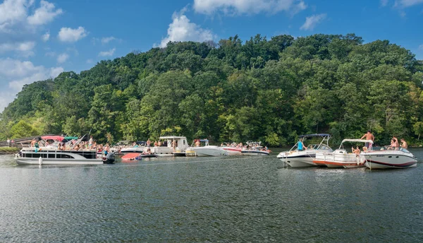 Festa in barca Labor Day sul lago Cheat Morgantown WV — Foto Stock