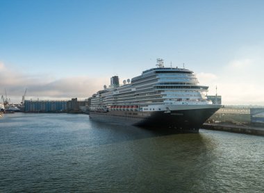 Holland Amerika cruise gemi Koningsdam Helsinki