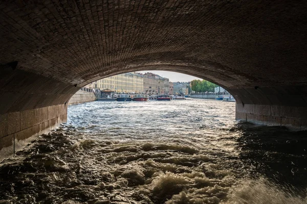 Vattnet och kanalerna i St Petersburg, Ryssland — Stockfoto