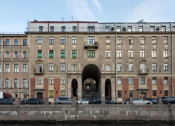 Wasser und Kanäle in st petersburg, russland — Stockfoto