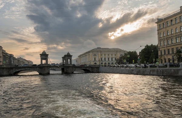 Lungomare e canali a San Pietroburgo, Russia — Foto Stock