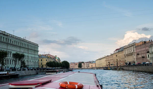 Lungomare e canali a San Pietroburgo, Russia — Foto Stock