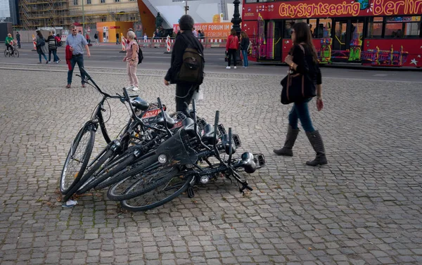 租辆自行车自行车在柏林，德国 — 图库照片
