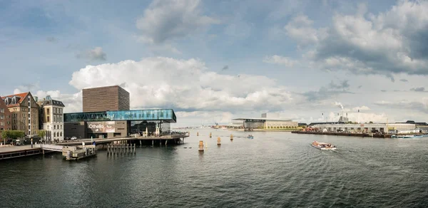Королевский театр и оперный театр в Копенгагене — стоковое фото