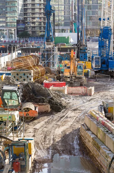 Construção em Canary Wharf em Londres — Fotografia de Stock