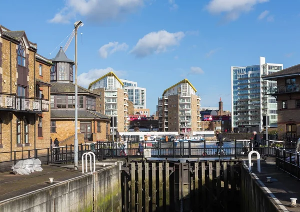 Kanál zámky Limehouse Basin Marina v Londýně — Stock fotografie