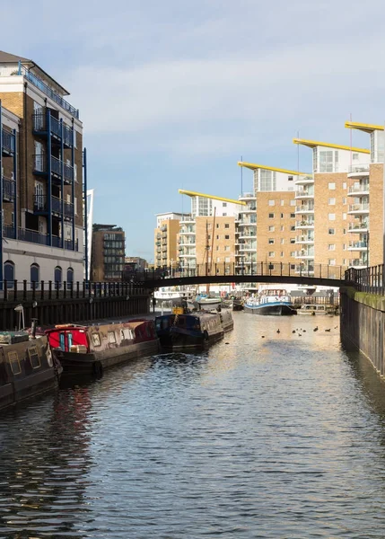 Skyline von Limehouse Basin Marina in London — Stockfoto