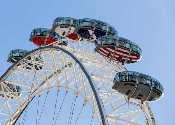 London Eye roda gigante na margem do Tamisa — Fotografia de Stock