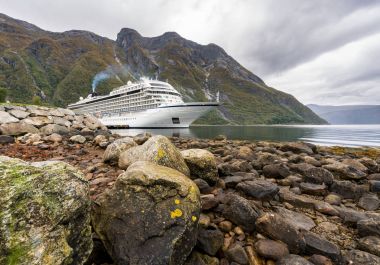 Viking Star cruise gemi Eidfjord Norveç'te demirledi