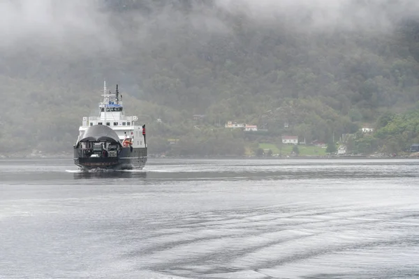 Transbordador de Stavanger a Tau Stord cruzando el fiordo —  Fotos de Stock