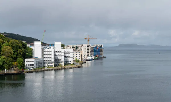Waterfront properties in Stavanger harbor in Norway — Stock Photo, Image