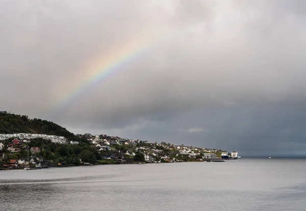 Közeledik a Stavanger headland házak — Stock Fotó