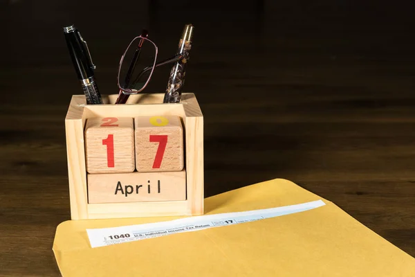 Dia fiscal para devoluções de 2017 é 17 de abril de 2018 — Fotografia de Stock