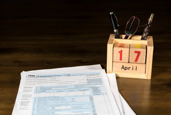 Налоговый день на 2017 год возвращается 17 апреля 2018 года — стоковое фото