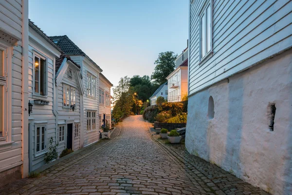 Nedre Strangehagen Street en Bergen Noruega — Foto de Stock
