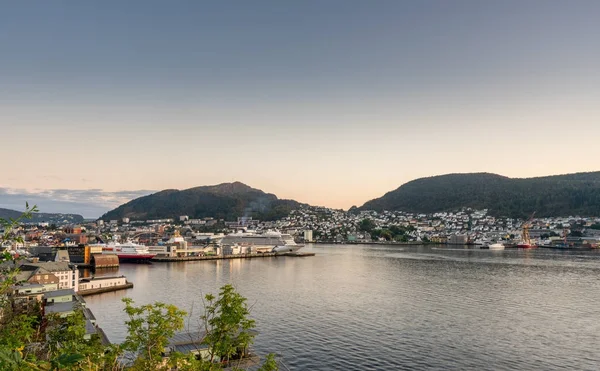 Panorama de Bergen beira-mar e porto — Fotografia de Stock