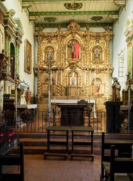 Altar in der Mission San Juan Capistrano — Stockfoto