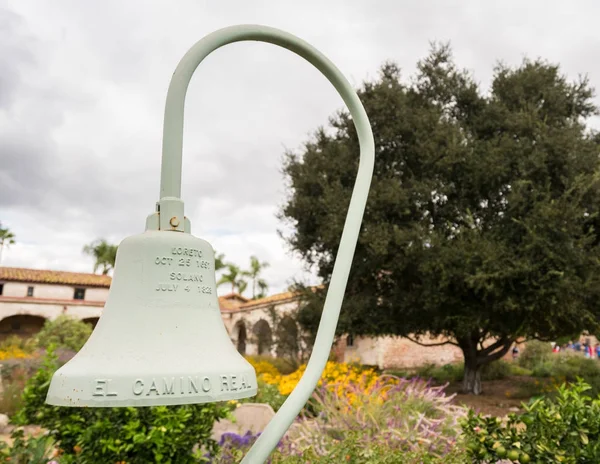 El Camino Cloche réelle à San Juan Capistrano mission — Photo