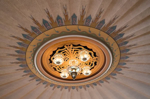 Avalon Casino üzerinde Art Deco aydınlatma — Stok fotoğraf
