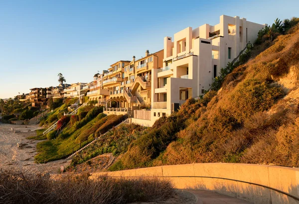 Luxury oceanside homes at Corona del Mar near Newport Beach — Stock Photo, Image