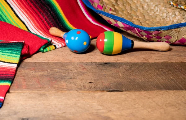 Cinco de Mayo sfondo su tavole di legno — Foto Stock