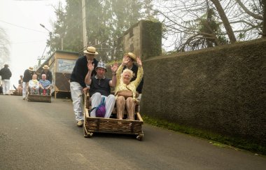Carro Monte geleneksel sepet kızak yolculuk olduğunu