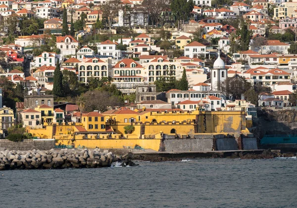 Forte di Sao Tiago sulla costa di Funchal Madiera — Foto Stock