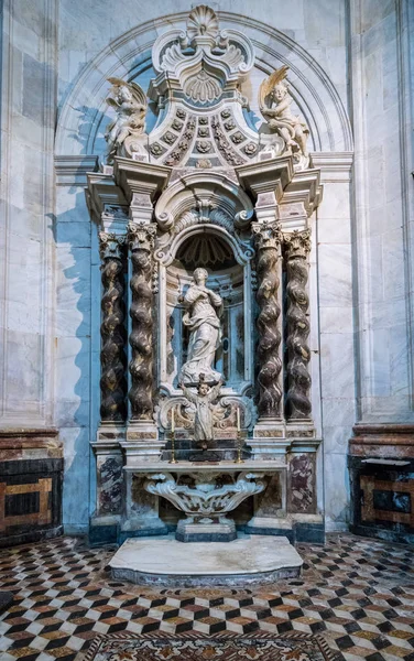 Chapelle latérale dans la cathédrale de Cadix, Espagne du Sud — Photo