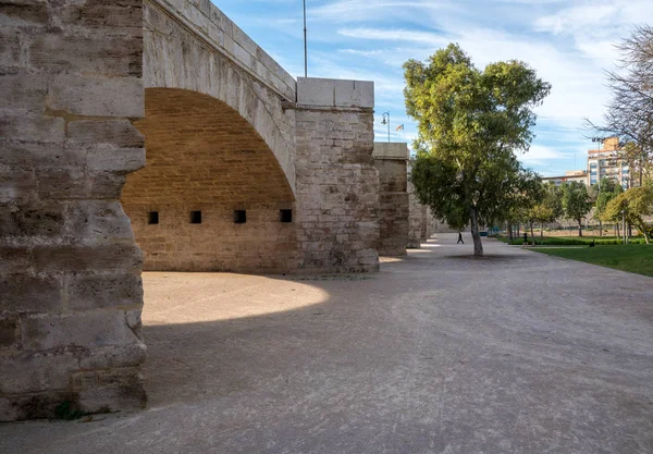 Dry riverbed in ancient city of Valencia Spain — Stock Photo, Image