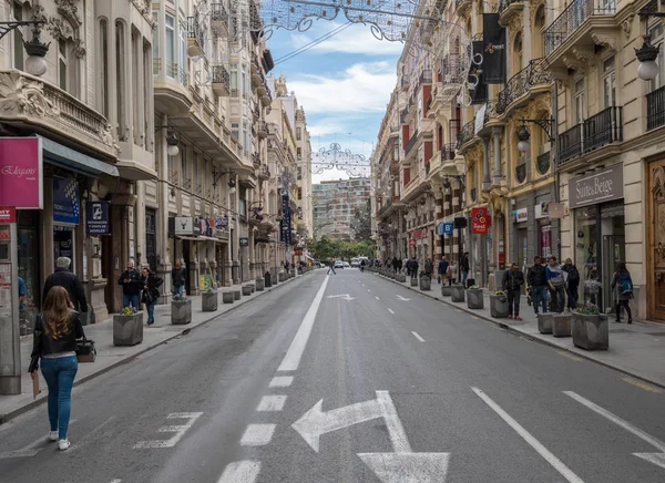 Calle comercial Carrer de la Pau en Valencia — Foto de Stock