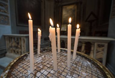 Roma Katolik Kilisesi Votive veya dua mumlar