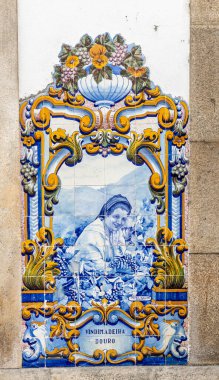 Pinhao istasyonundaki seramik fayanslar 1937 yılında Portekiz 'in Aveiro şehrinde yapıldı.