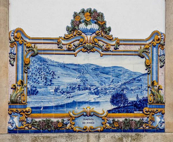Κεραμικά πλακίδια στο σταθμό Pinhao κατασκευάστηκαν στο Aveiro της Πορτογαλίας, το 1937 — Φωτογραφία Αρχείου