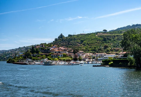 Dockor och hamn i Porto Antigo vid floden Douros strand i Portugal — Stockfoto