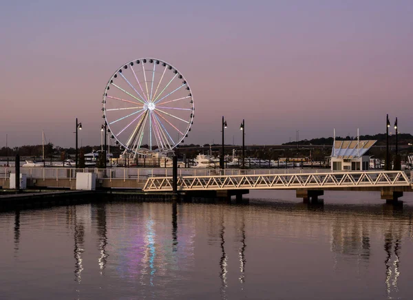 Grande roue au port national du Maryland près de Washington DC — Photo