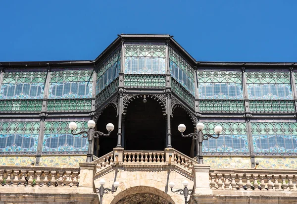 Utanför museet för jugendstil och art déco i Salamanca — Stockfoto