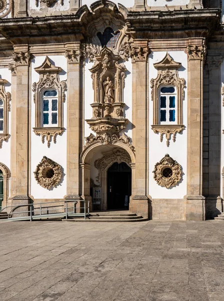 Iglesia Nuestra Señora de los Remedios sobre la ciudad de Lamego en el norte de Portugal — Foto de Stock